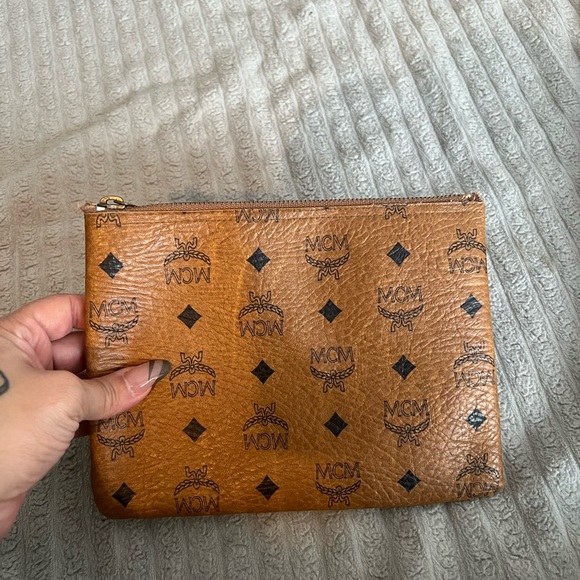 MCM clutch bag - Picture 4 of 6